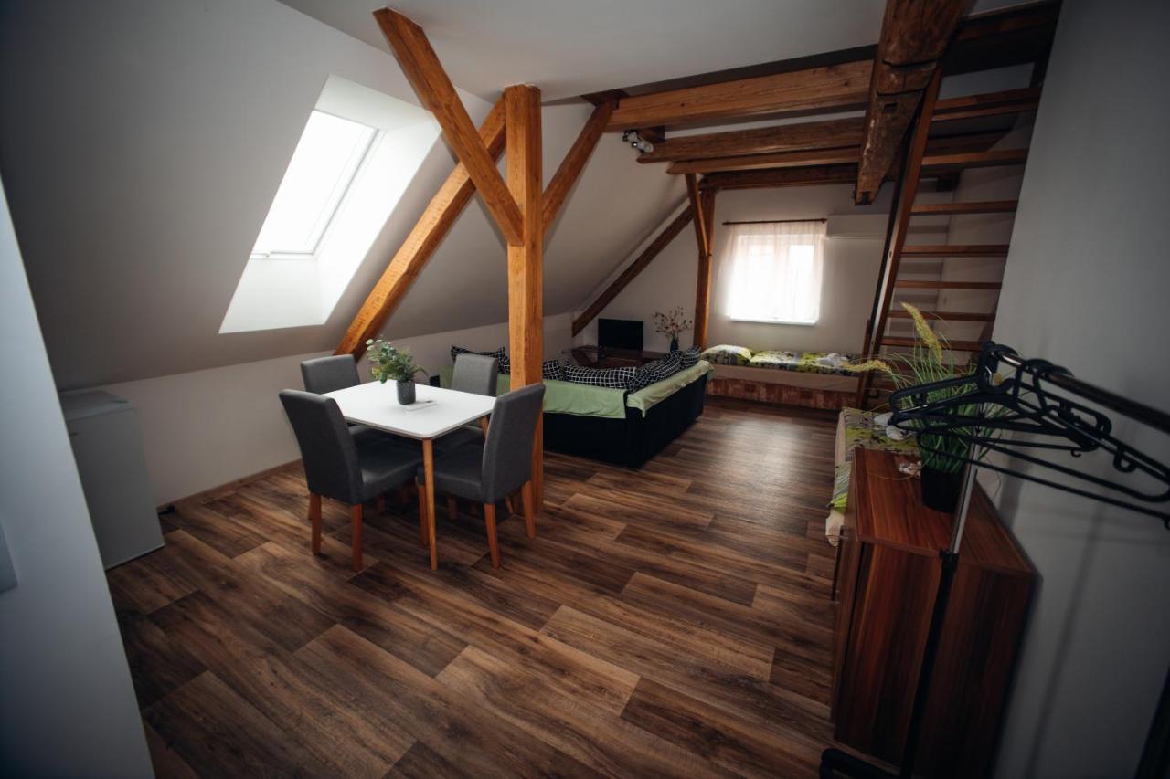 Restaurace Cp.2 Hotel Slapy  Luaran gambar