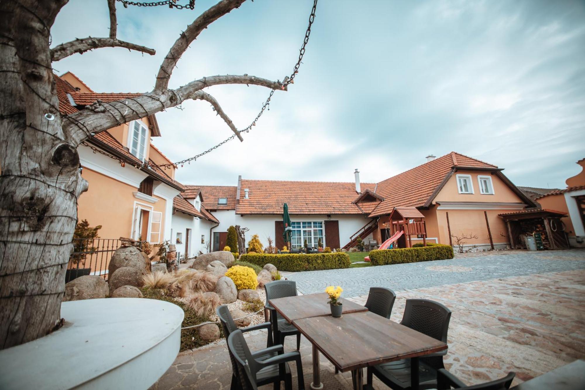 Restaurace Cp.2 Hotel Slapy  Luaran gambar